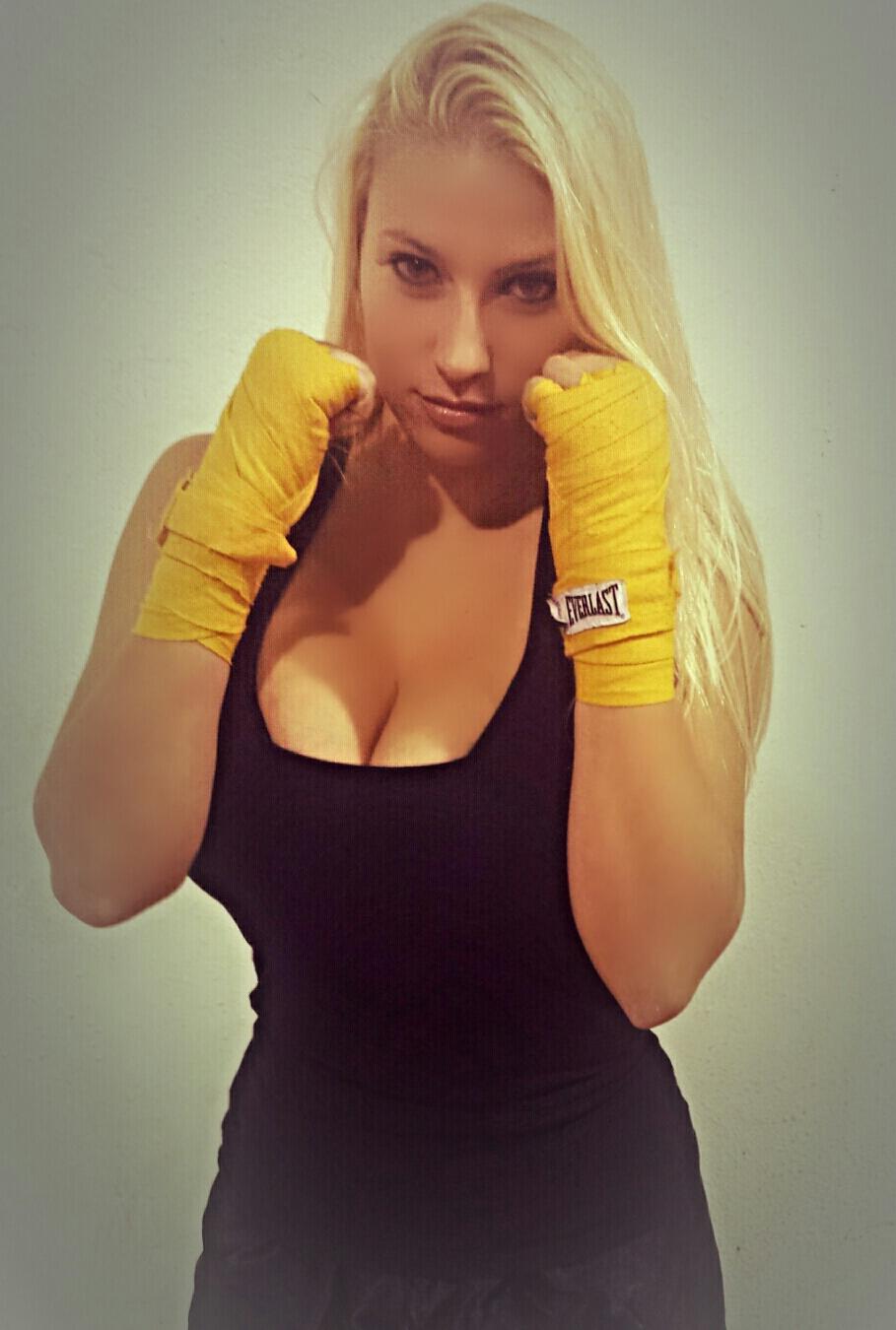 Ding Ding Meet The Hot Mma Fighter Whose Giant Breasts Make Her Fight In A Higher Weight Class
