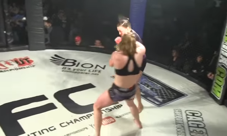 Spinning Backfist Knockout Jessica Middleton KOs Holly Torrez