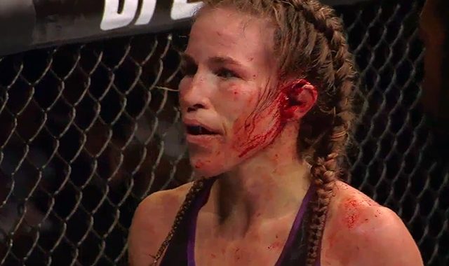 Leslie Smith, Two female UFC fighters beat up pervert outside club