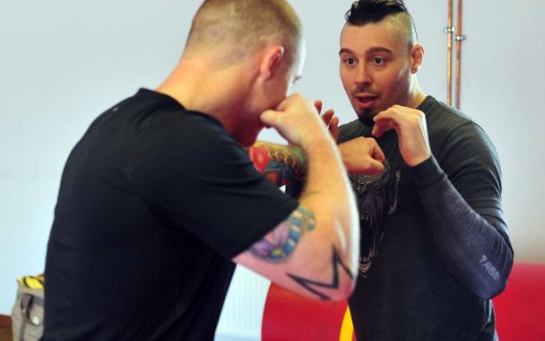 UFC 'Outlaw' grapples with KMC personnel in Ramstein 'combatives' session