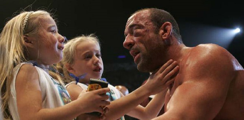 Fedor defeats Mark Coleman