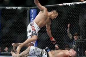 Dan Henderson knocks out Michael Bisping at UFC 100