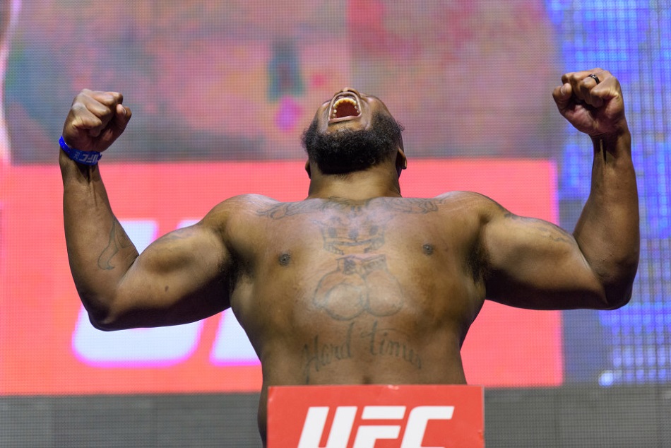 Derrick Lewis - UFC Fight Night 102 weigh-in results from Albany, New York - LIVE STREAM