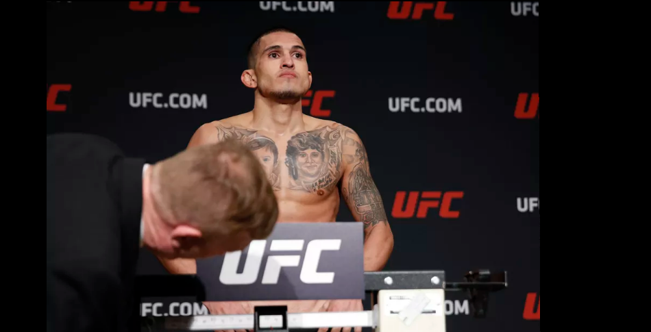 Anthony Pettis misses weight for UFC 206 interim title fight