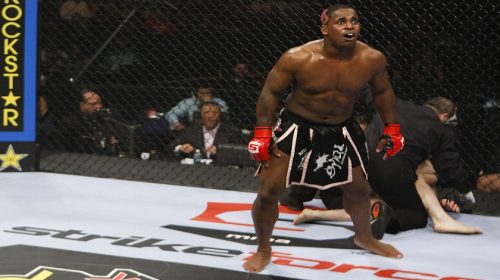 Lorenz Larkin no longer a free agent, signs with Bellator MMA