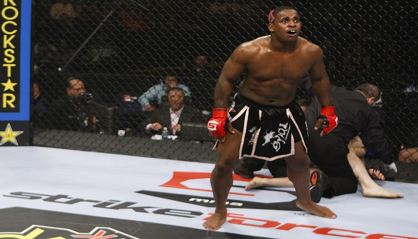 Lorenz Larkin no longer a free agent, signs with Bellator MMA