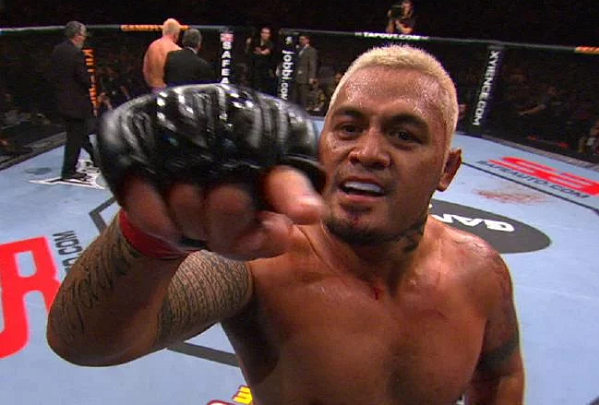 Mark Hunt - "I would hate to see someone die against a steroid user"