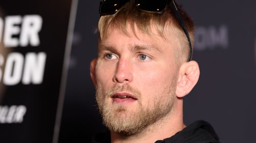 Alexander Gustafsson signs new UFC deal