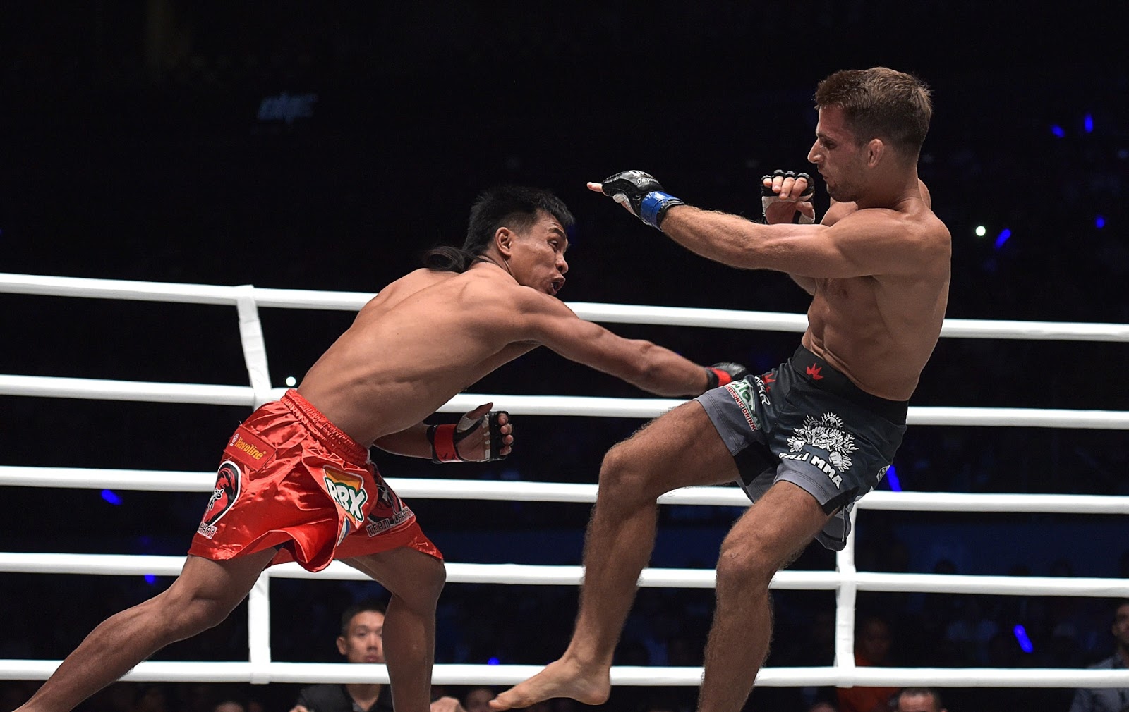 Kevin Belingon TKO's Andrew Leone in ONE Championship: Heroes of Honor main event