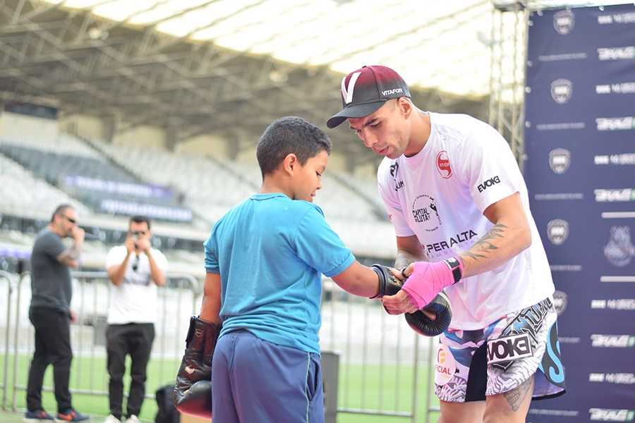 Brave 11 open workout provides first taste of MMA to underprivileged kids