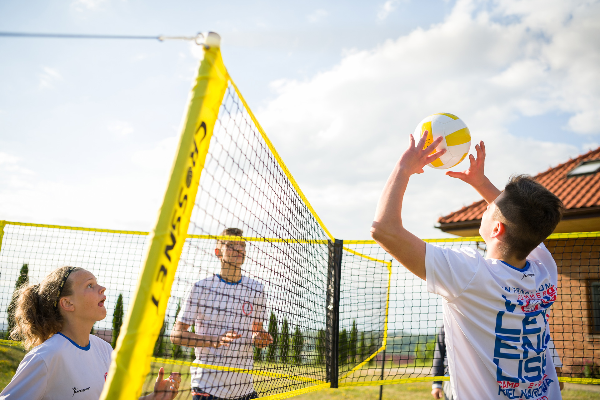 CROSSNET – Four Square Meets Volleyball