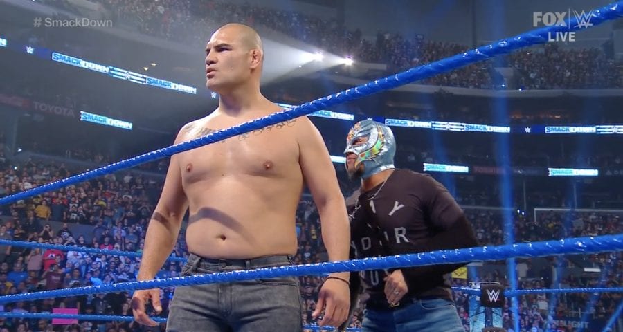 Cain Velasquez Appears On Wwe Smackdown Confronts Brock Lesnar