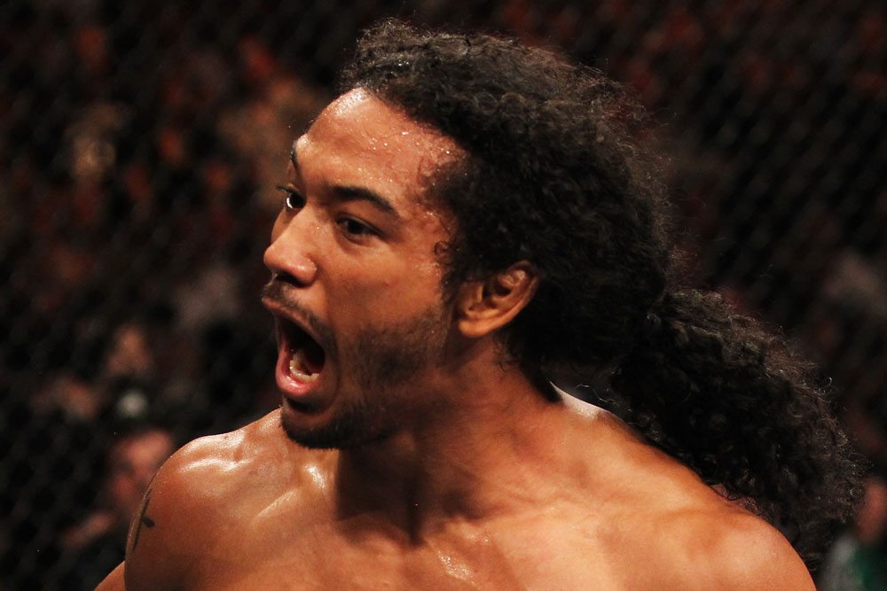 Benson Henderson injured, Sidney Outlaw in against Michael Chandler at Bellator Japan