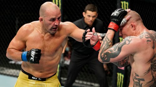 Glover Teixeira dominates Anthony Smith in 5th round TKO