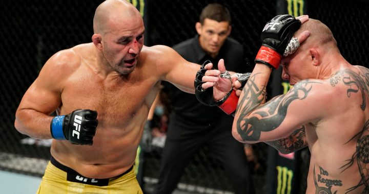 Glover Teixeira dominates Anthony Smith in 5th round TKO