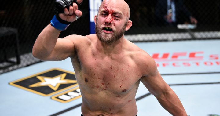 Justin Jaynes finishes Frank Camacho in UFC debut