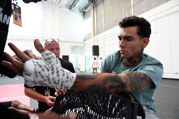 Andre Fili Edges Out a Split Decision Win Over Charles Jordain