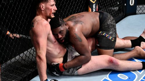 Curtis Blaydes outwrestles Alexander Volkov in decision victory