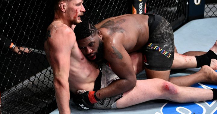 Curtis Blaydes outwrestles Alexander Volkov in decision victory