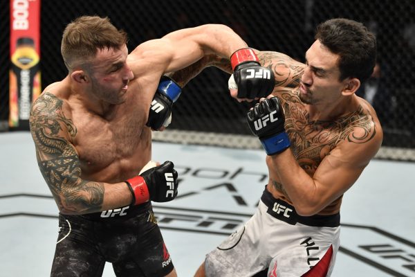 Alexander Volkanovski retains his title; defeats Max Holloway by split decision