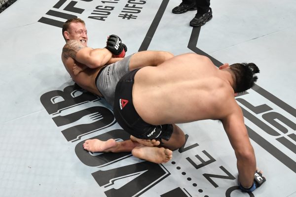 Jack Hermansson submits Kelvin Gastelum in 78 seconds