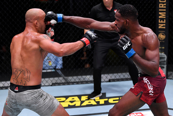 Neil Magny dominates Robbie Lawler in welterweight clash