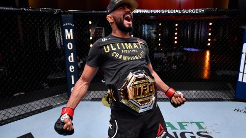 Deiveson Figueiredo quickly submits Alex Perez in UFC 255 main event