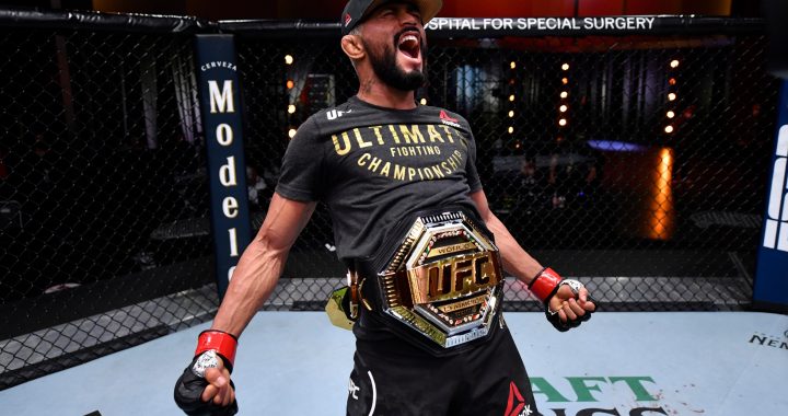 Deiveson Figueiredo quickly submits Alex Perez in UFC 255 main event