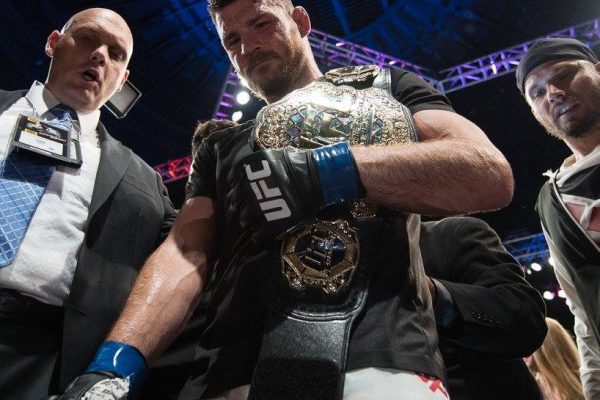 Michael Bisping wins UFC middleweight championship at UFC 199