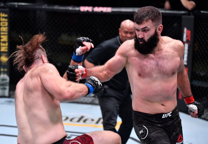 Andrei Arlovski defies Father Time, Edges Tanner Boser in 3