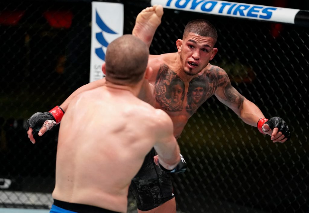 Anthony Pettis wins unanimous decision over Alex Morono at UFC Vegas 17