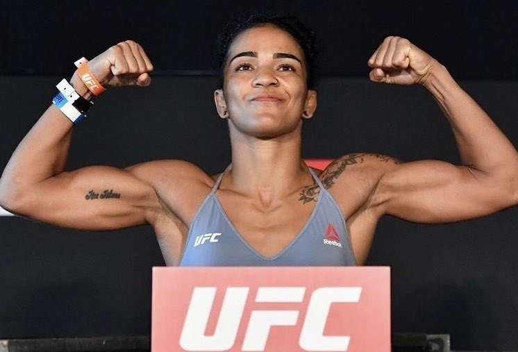 Viviane Araujo Takes Fight To Roxanne Modafferi Wins Unanimous Decision