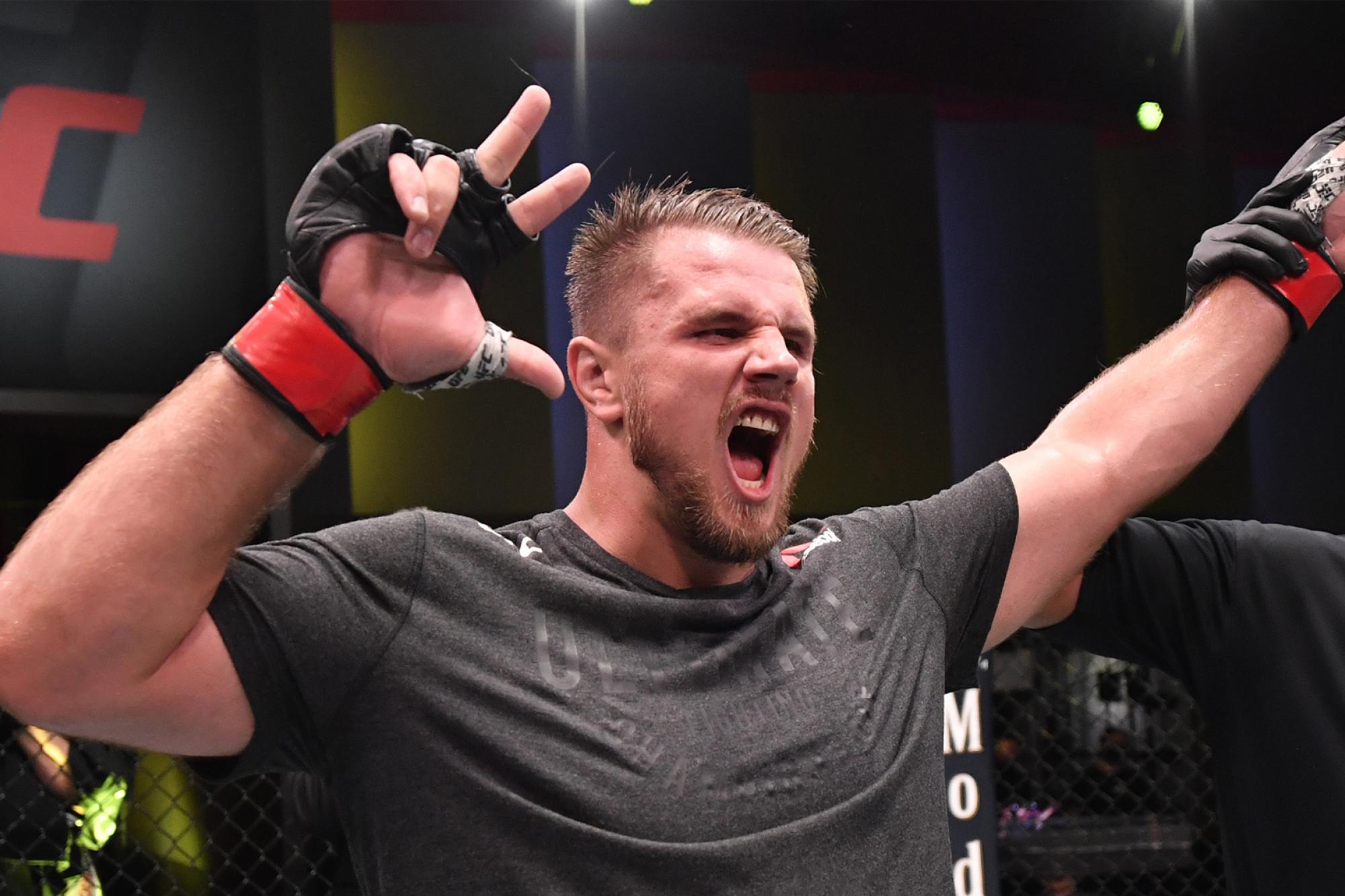 Александрам пока. Alexander Romanov UFC.