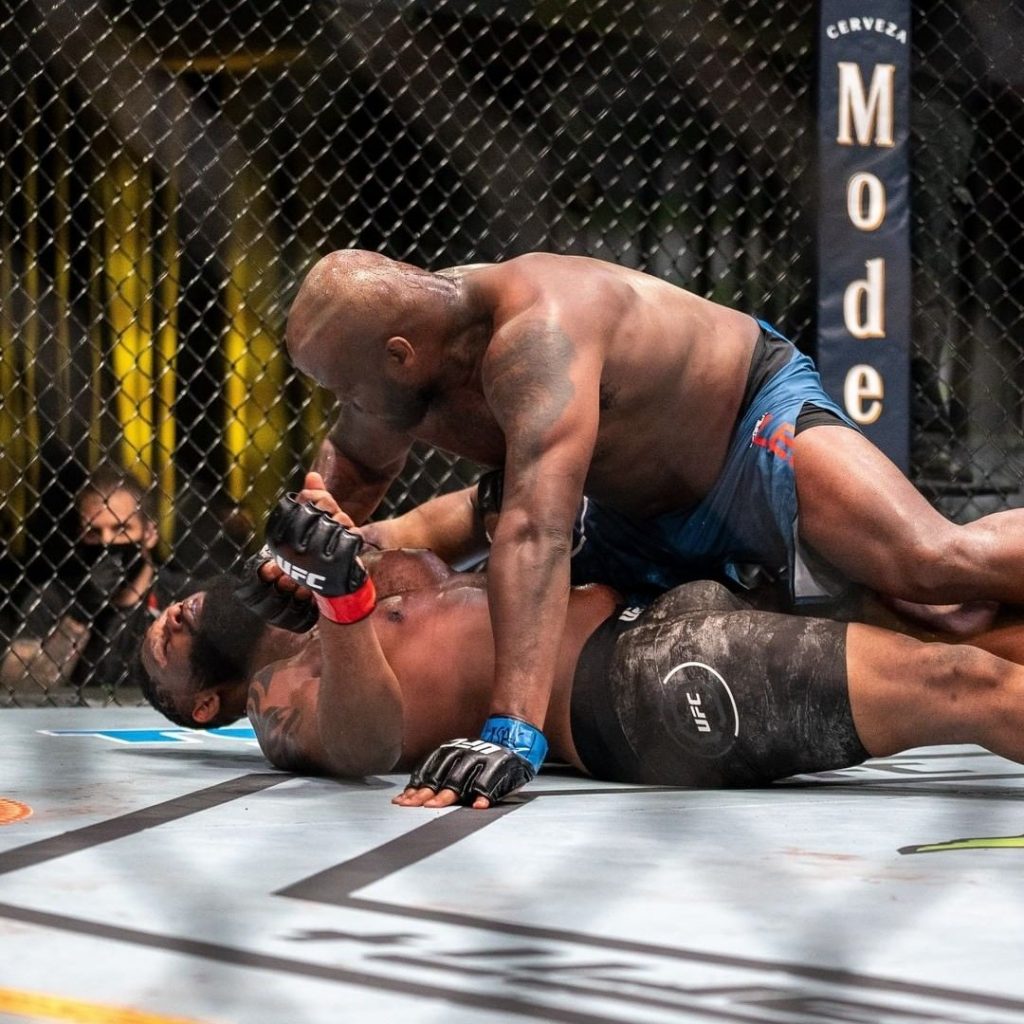 Derrick Lewis starches Curtis Blaydes with a comeback KO, UFC Vegas 19