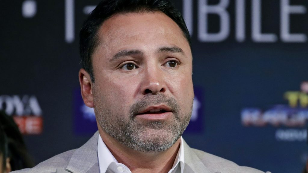 oscar de la hoya returns