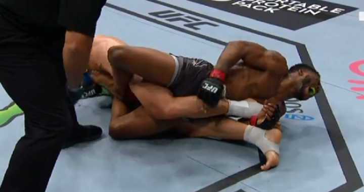 Brendan Allen submits Karl Roberson with heel hook at UFC 261