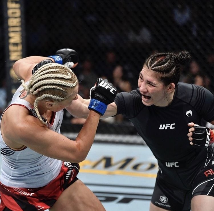 Irene Aldana storms through Yana Kunitskaya at UFC 264