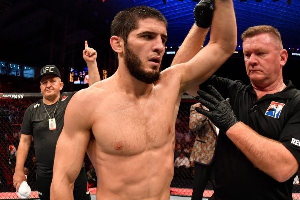 Islam Makhachev dominates and submits Thiago Moises at UFC on ESPN 26