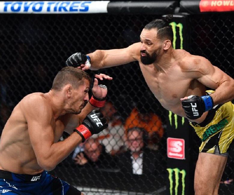 Michel Pereira Outlasts A Late Comeback From Niko Price - UFC 264