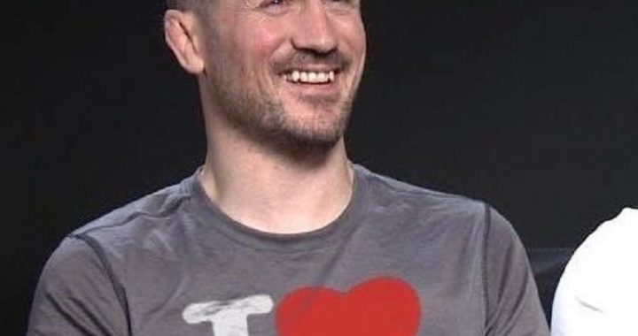 John Kavanagh keeps promise, poses with "I Love Dagestan" shirt after BRAVE CF 54