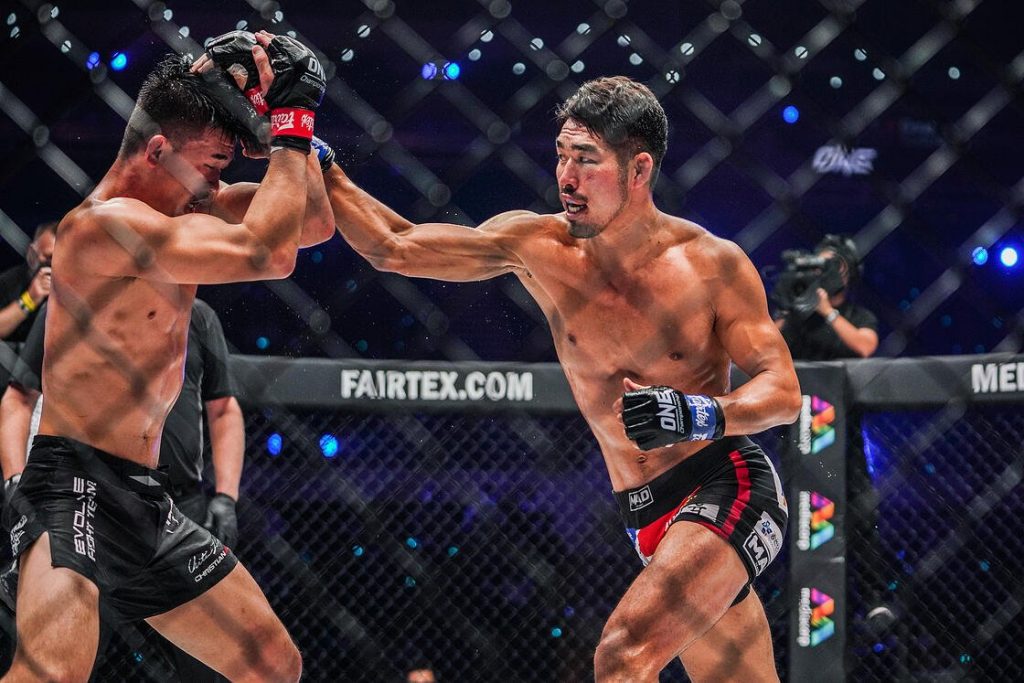 Ok Rae Yoon Shocks Christian Lee To Win ONE Lightweight World Title In Five-Round Thriller