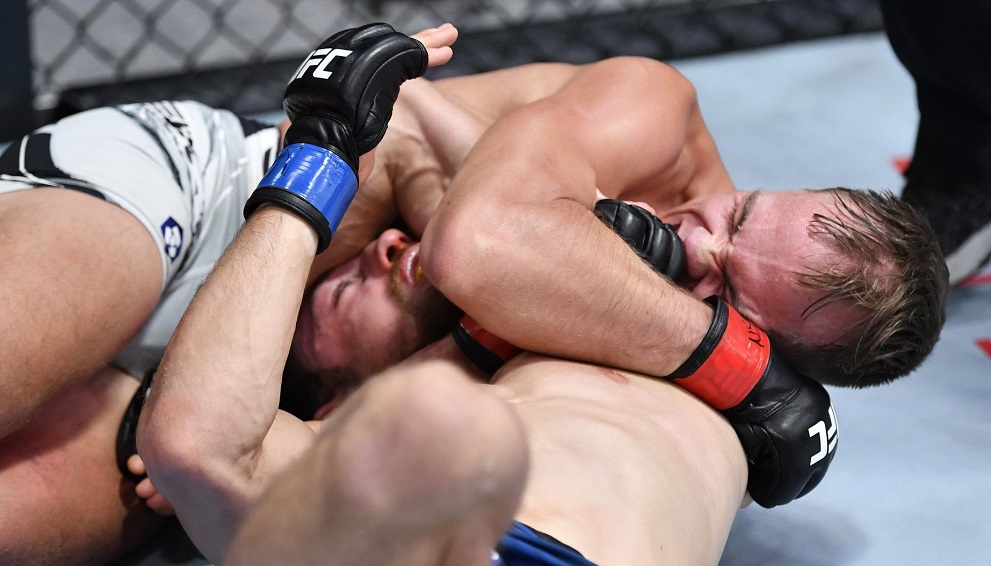 Nate Landwehr finishes Ludovit Klein late at UFC Vegas 40