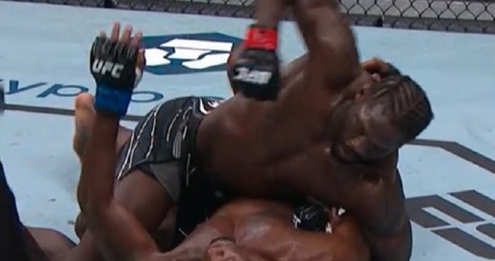 Jared Cannonier brutally stops Derek Brunson at UFC 271