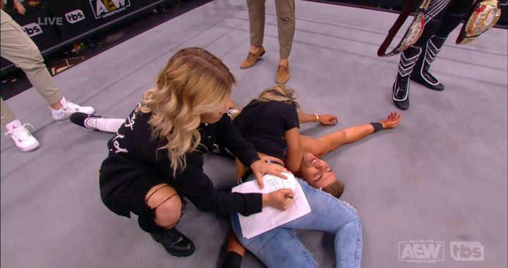 Paige VanZant officially turns to pro wrestling, signs with AEW