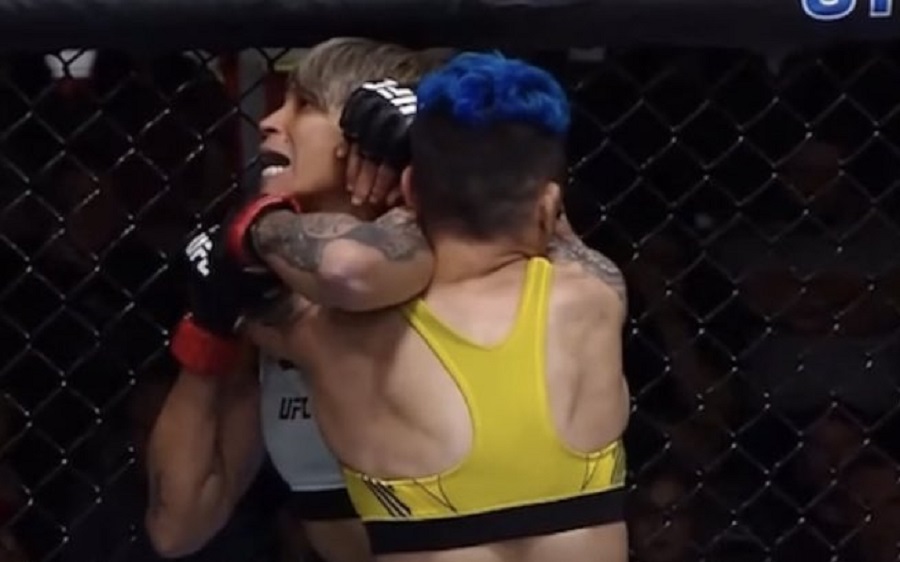 Jessica Andrade stops Amanda Lemos with first ever standing arm-triangle in UFC history