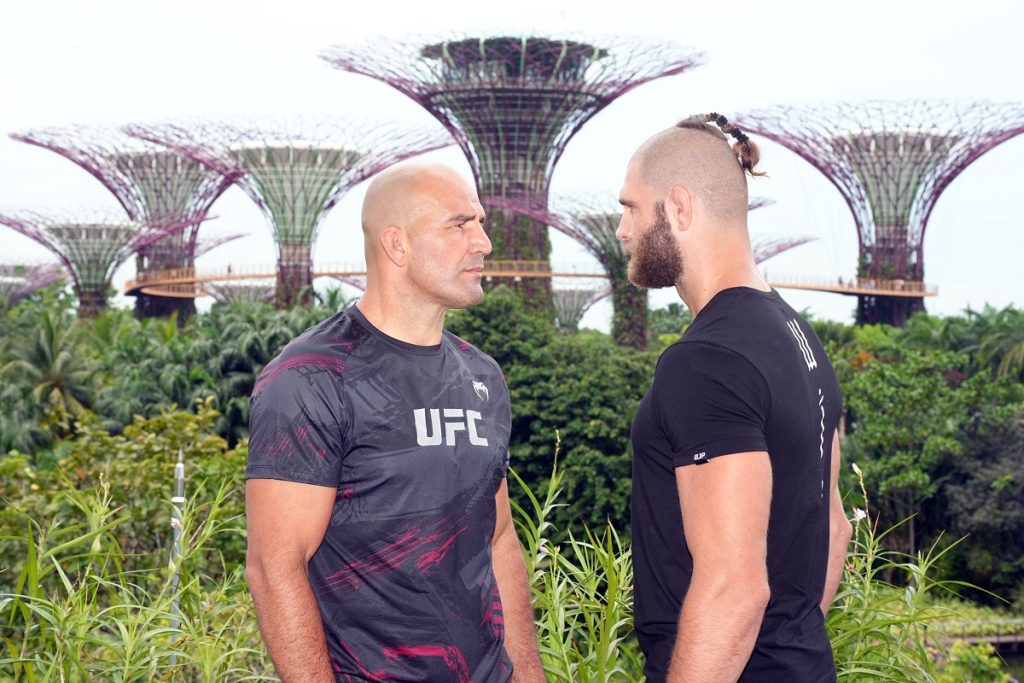 Glover Teixeira and Jiri Prochazka face off in Singapore ahead of UFC 275