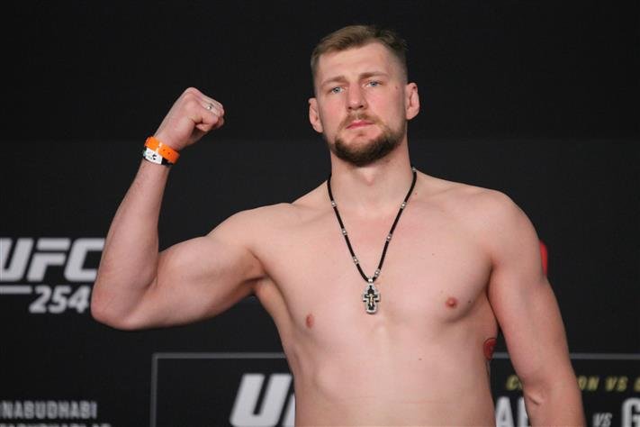 UFC Vegas 56 weigh-in results - Volkov vs. Rozenstruik