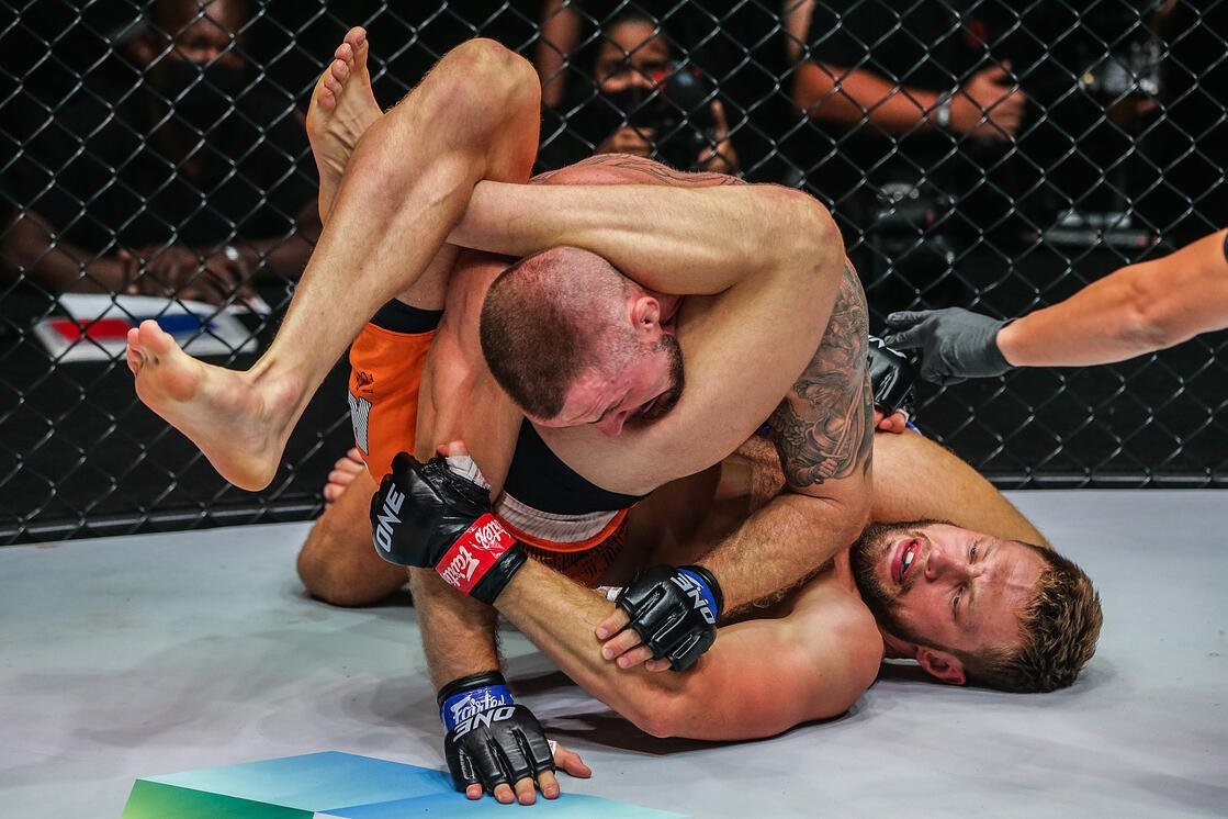 Reinier de Ridder Chokes Out Vitaly Bigdash to Retain ONE Middleweight World Title