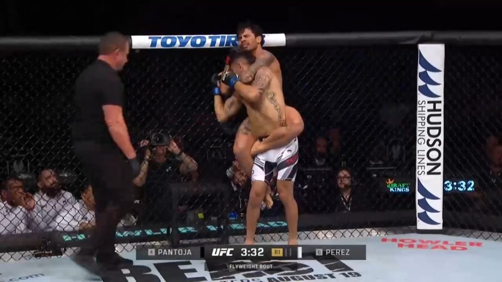Alexandre Pantoja takes Alex Perez' back and submits him early at UFC 277