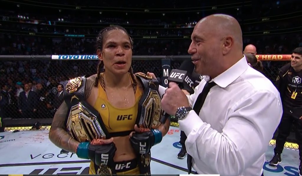 Amanda Nunes reclaims bantamweight title, batters Julianna Pena at UFC 277